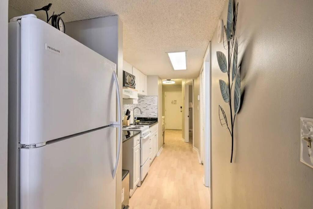 Coastal Escape Penthouse With Ocean Views Lägenhet Myrtle Beach Exteriör bild