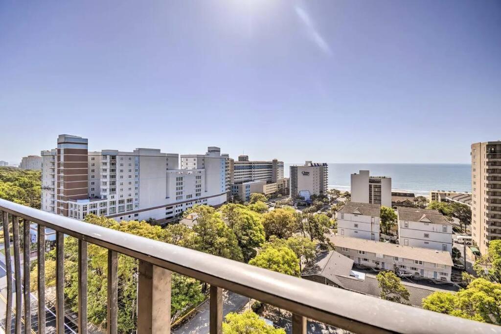 Coastal Escape Penthouse With Ocean Views Lägenhet Myrtle Beach Exteriör bild